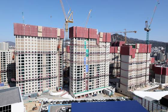 서울 시내 아파트 공사 현장. 뉴스1