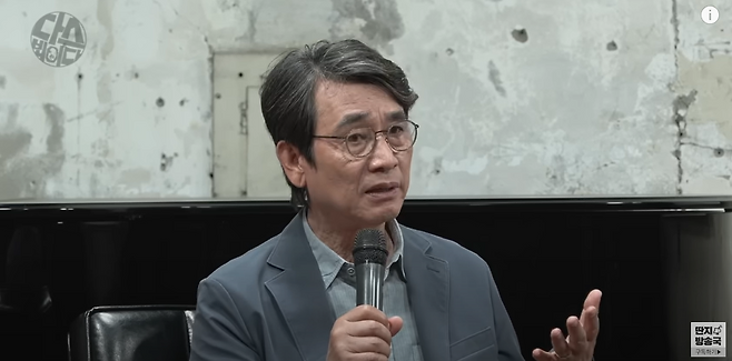 유시민 전 노무현재단 이사장이 지난 28일 유튜브 <김어준의 다스뵈이다>에 출연해 김문수 국민의힘 대선 후보의 배우자 설난영씨에 대한 발언을 하고 있다. 유튜브 갈무리