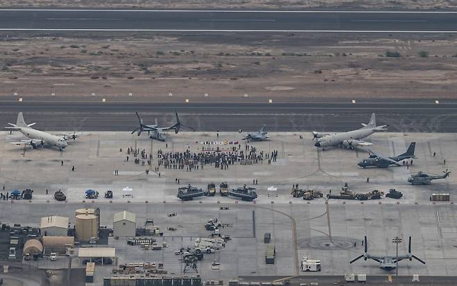 미국 아프리카사령부의 ‘아프리카의 뿔 합동 태스크포스’가 2022년 11월 10일 지부티에 있는 캠프 르모니에에서 지부티 주둔 20주년을 기념하는 행사를 열고 있다. 미 국방부 제공