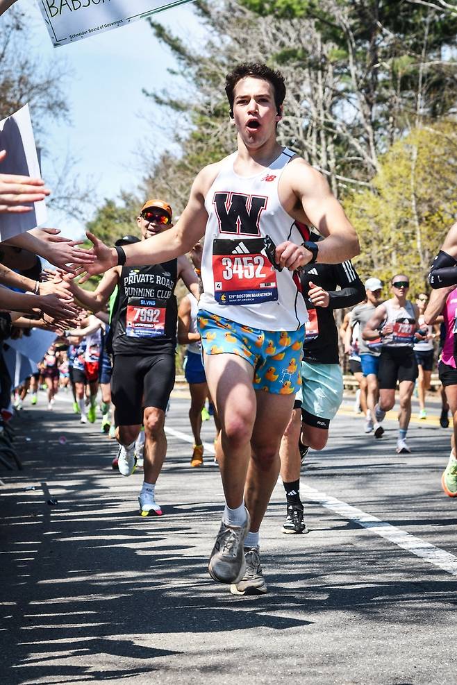 스크림터널을 지나는 김울프 작가 본인 제공