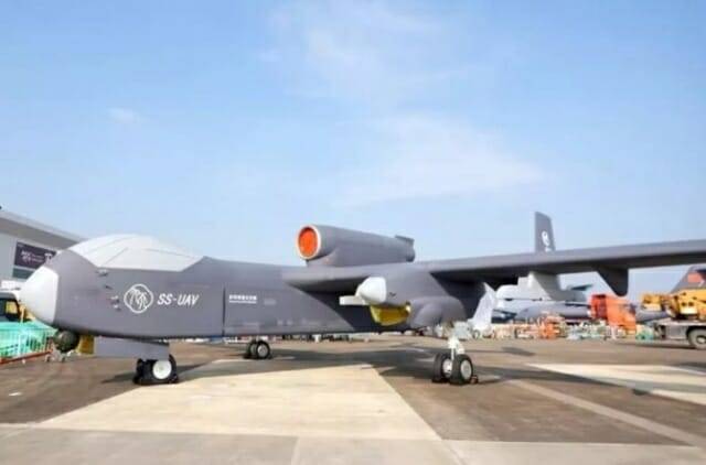 6월 말 시험 비행을 앞두고 있는 중국의 드론 항공모함 ‘지우톈’의 모습 (출처=중국 CCTV)