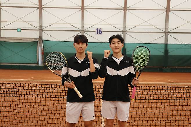 충북 음성고 김새봄(왼쪽)-이수환. 협회