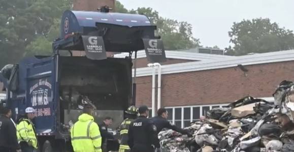 미국 뉴욕에서 쓰레기통에서 잠을 자던 40대 남성이 청소차에 수거돼 사망한 사건이 발생했다. 폭스뉴스 캡처