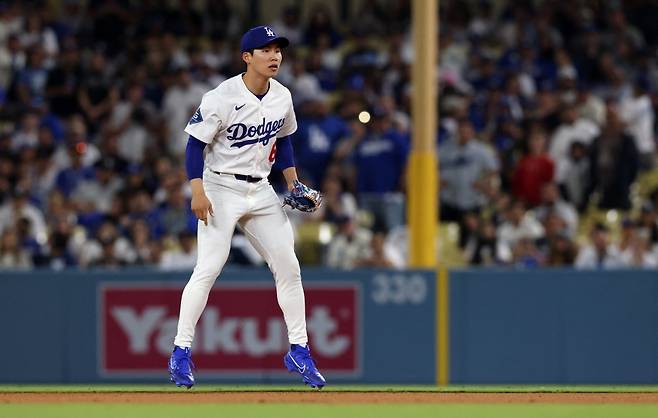 31일 미국 캘리포니아주 로스앤젤레스의 다저스타디움에서 열린 2025 미국프로야구 메이저리그 뉴욕 양키스와 LA 다저스의 경기, 9회초를 앞두고 대수비로 교체 출전한 다저스 김혜성이 1이닝을 소화했다. REUTERS 연합뉴스