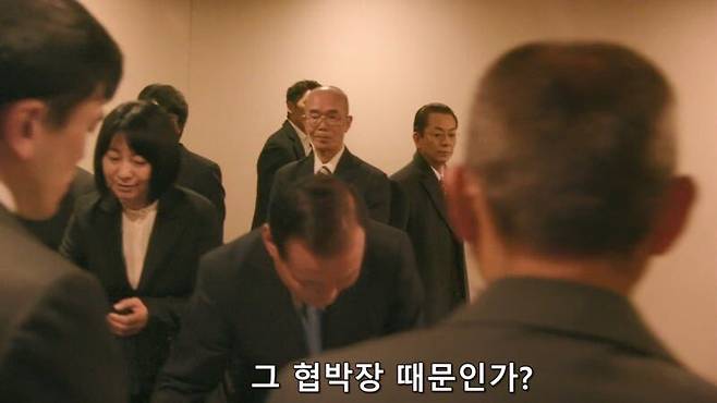 2AC6E4AC-6FDC-43FD-9D65-FF66980CFC2C.jpeg 경찰이시라고요? 경찰 수첩을 보여주시죠.jpg