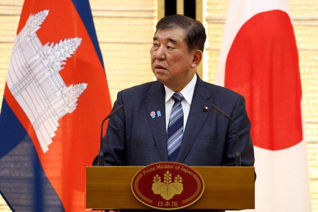 이시바 시게루 일본 총리가 30일 도쿄 총리관저에서 발언하고 있다. 도쿄=AFP 연합뉴스