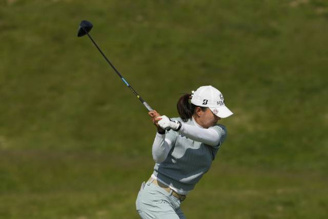 티샷을 하고 있는 고진영. 사진 제공=AP연합뉴스