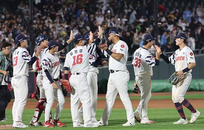 ▲ 롯데가 호성적을 거둠에 따라 올스타전 팬투표에 롯데 팬들의 화력이 집중될 것이라는 전망이 나온다 ⓒ연합뉴스