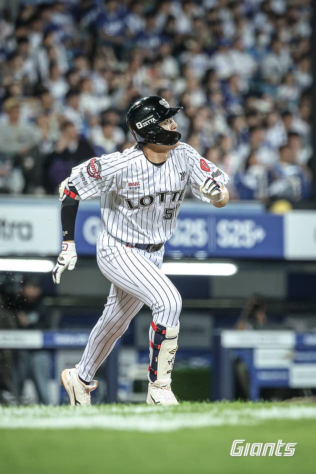 ▲ 5월 OPS가 0.527에 머문 나승엽은 6월 첫 경기에서도 실마리를 찾지 못했다 ⓒ롯데 자이언츠