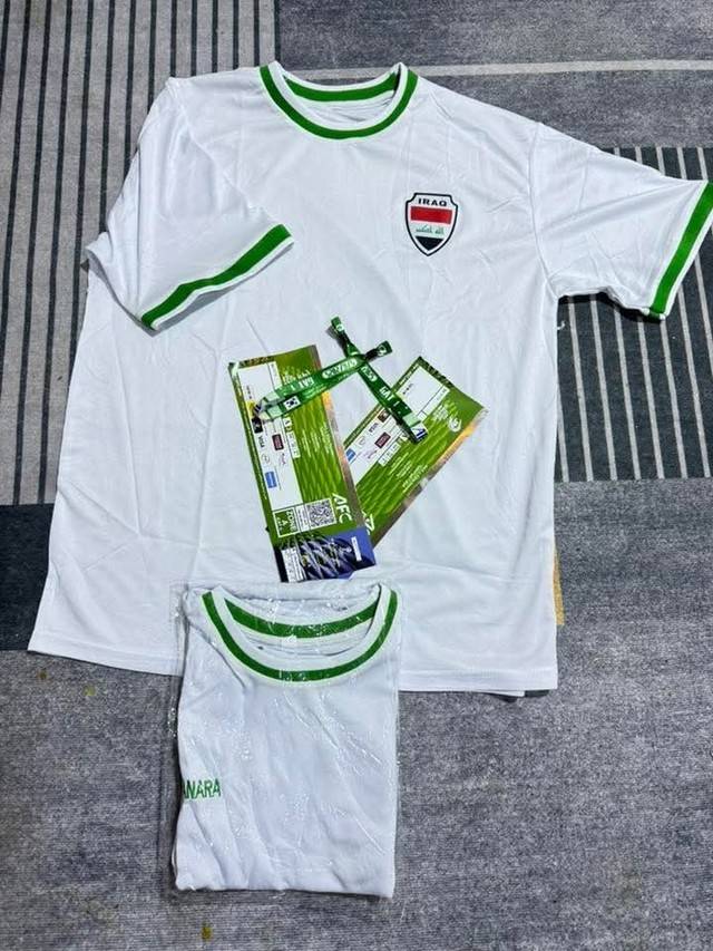 티켓과 함께 유니폼도 결합 판매하는 중이다 ⓒ이라크스트라