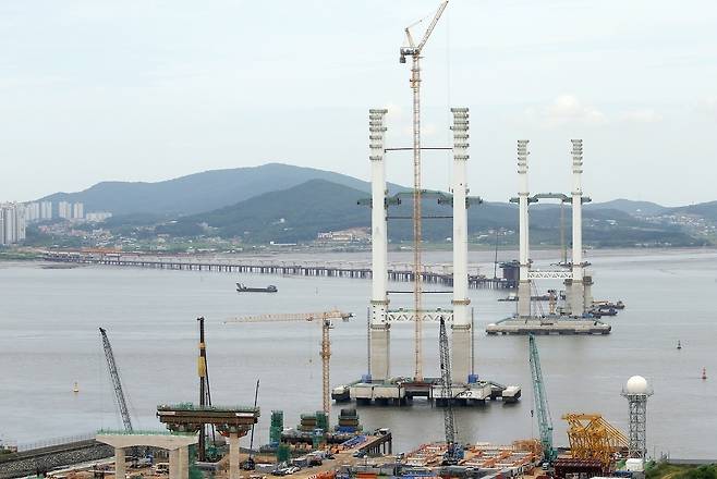 오는 12월 개통 예정인 인천 중구 영종도~서구 청라를 잇는 제3연륙교. 인천경제자유구역청 제공