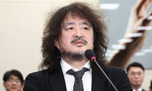 방송인 김어준씨가 2024년 12월13일 서울 여의도 국회에서 열린 과학기술정보방송통신위원회의 현안질의에 참고인으로 출석해 발언하고 있다. 뉴스1