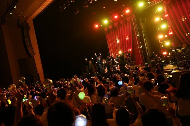 박지현, 깜박이 켜고 부산 접수