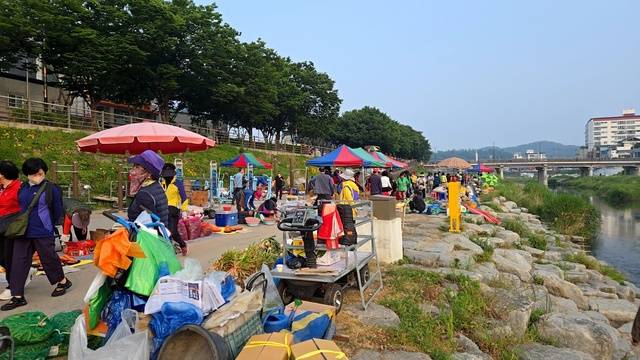 제21대 대통령 선거 투표날이 밝아온 3일. 오전 6시께 전주 도깨비시장 모습./사진=김선찬 기자