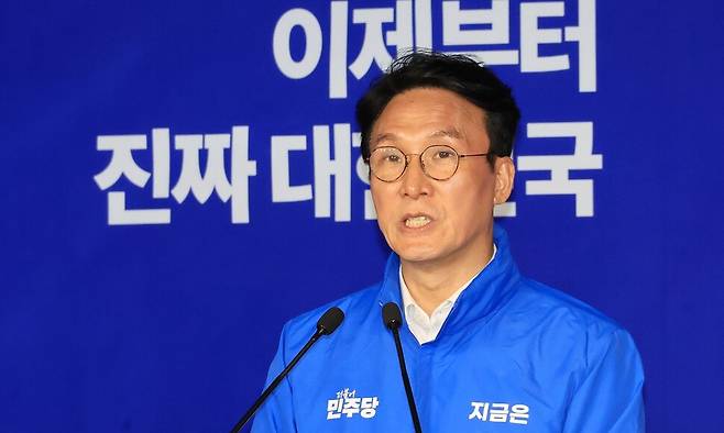 김민석 더불어민주당 상임공동선대위원장이 15일 서울 여의도 중앙당사에서 기자간담회를 하고 있다. 연합뉴스