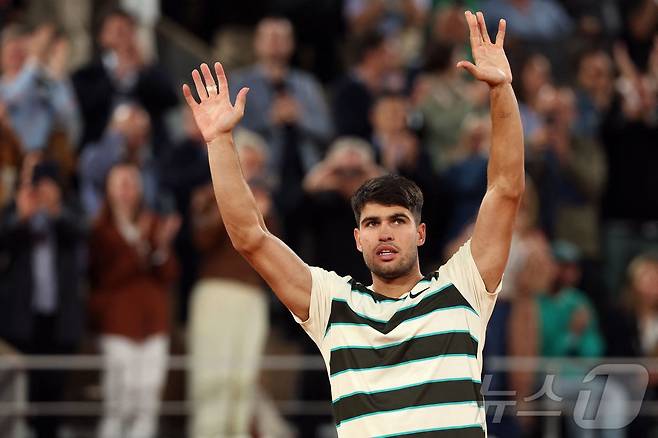 프랑스오픈 4강에 진출한 알카라스.ⓒ AFP=뉴스1