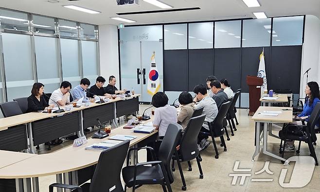 4일 광주연구원에서 '2027 아시아 문화중심도시 조성 연차별 실시 계획' 수립을 위한 전문가 워킹그룹 1차 회의가 열리고 있다.(광주시 제공. 재판매 및 DB 금지)2025.6.4/뉴스1