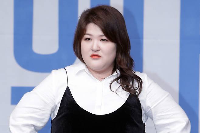 코미디언 이국주가 악플로 10년째 고통 받고 있다고 털어놨다.사진은 2016년 11월 서울 마포구 상암동 MBC사옥에서 진행된 예능프로그램 '일밤-은밀하게 위대하게' 제작발표회에 참석한 코미디언 이국주. /사진=머니투데이