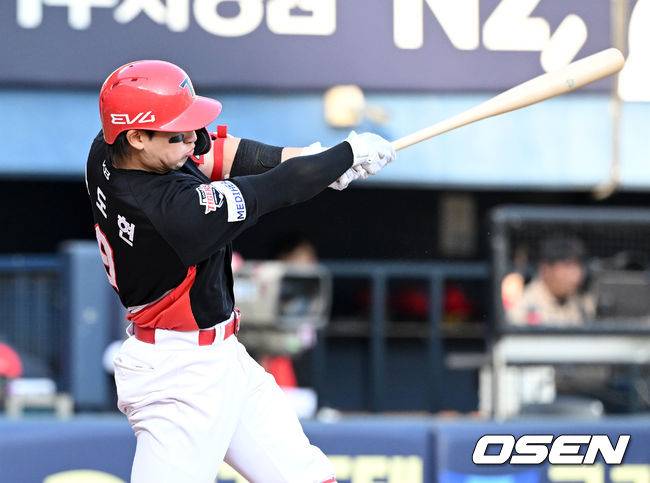 기분좋은 기운 받아 첫 안타 날린 윤도현