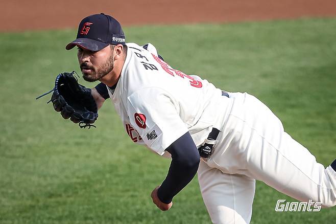롯데 감보아가 3일 사직구장에서 열린 2025 KBO리그 키움전에 선발 등판해 역투하고 있다. 사진 | 롯데 자이언츠