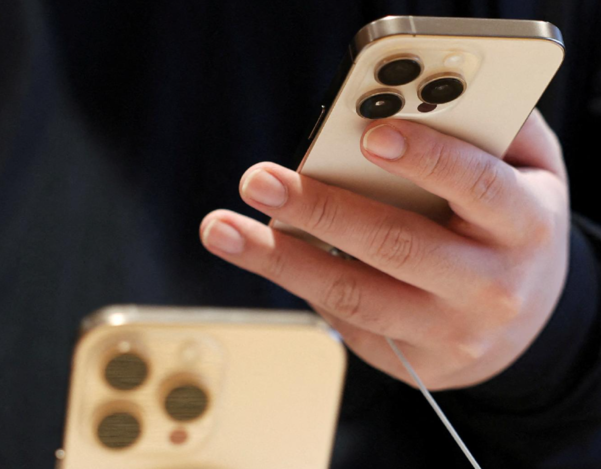 애플이 올가을 출시 예정인 아이폰17 시리즈에 탑재되는 디스플레이에서 프로모션(ProMotion) 기능이 빠질 것이라는 소식이 전해졌다. 사진=로이터 연힙뉴스