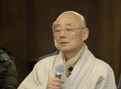 명진스님이 지난 2023년 2월9일 기자회견에서 2017년 조계종단의 징계에 대한 ‘무효 확인 청구소송’을 낸 배경에 대해 설명하고 있다. 평화의길 제공