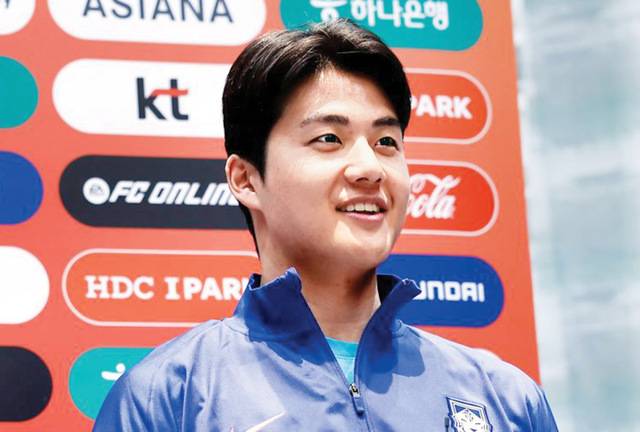 한국 남자 축구대표팀 설영우가 4일(한국시간) 이라크 바스라의 한 호텔에서 2026 국제축구연맹(FIFA) 북중미월드컵 아시아 예선 이라크와 9차전을 앞둔 소감을 밝히고 있다. 축구협회 제공