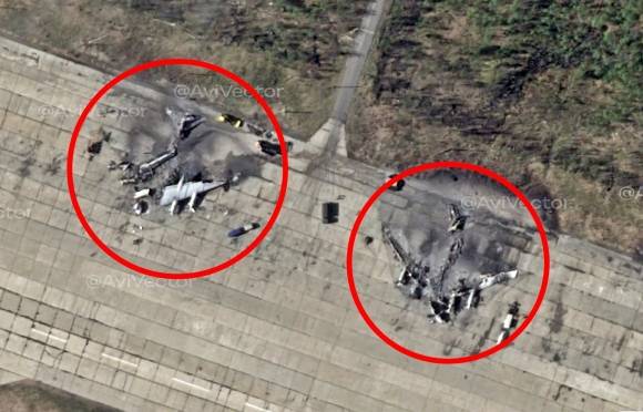 3일(현지시간) ‘에어버스 디펜스 스페이스’ 인공위성으로 본 러시아 무르만스크주 올레냐 공군기지. 투폴레프(Tu)-95MS 2기가 산산조각 나 있다. 항속거리 1만 5000㎞의 장거리 전략폭격기 Tu-95MS 대당 가격은 2628만 달러(약 363억원)로 추정된다. 이날 올레냐 기지에서는 지난 1일 우크라이나의 기습 드론 공격으로 파괴된 최소 4기의 Tu-95MS와 1기의 안토노프(An)-12도 식별됐다. 공격 당시 기지에는 일류신(IL)-76 수송기와 밀(Mi)-8 및 Mi-24 군용헬기도 여러 대 있었던 것으로 전해진다. 2025.6.3 우크라 군사채널