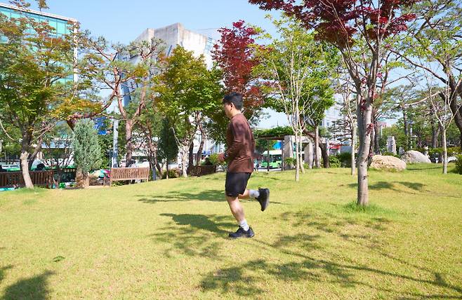 러닝 후 고관절 통증이 생긴다면 반드시 전문의의 진료가 필요하다.