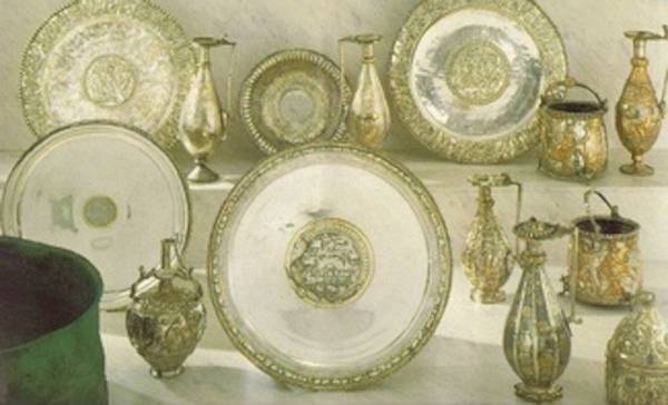 로마 후기 유물인 '세우소 보물' 일부. 위키미디어 커먼스