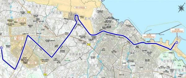 오는 2030년까지 수소트램 운행을 계획하고 있는 노선도. 제주항~동문시장~제주공항~연동사거리~노형오거리~1100로를 연결하는 12.91㎞ 구간으로 총사업비는 5293억원이 투입될 예정이다.