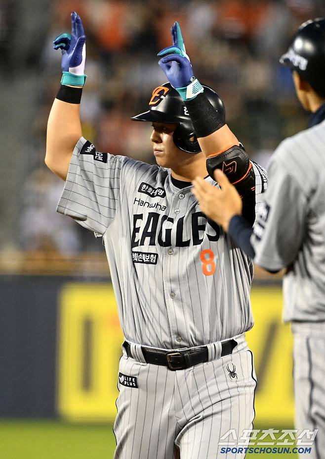 27일 잠실야구장에서 열린 한화와 LG의 경기, 6회초 2사 2루 한화 노시환이 1타점 적시타를 치고 기뻐하고 있다. 잠실=허상욱 기자wook@sportschosun.com/2025.05.27/