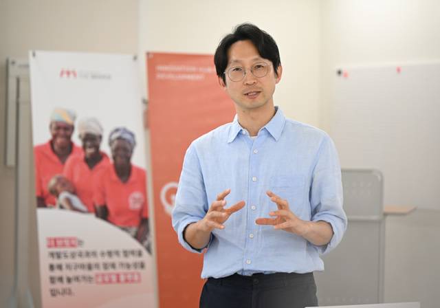 ‘더 브릿지’ 황진솔 대표가 최근 서울 강남구 코이카 이노포트 사무실에서 기관 운영 방침을 이야기하고 있다. 신석현 포토그래퍼