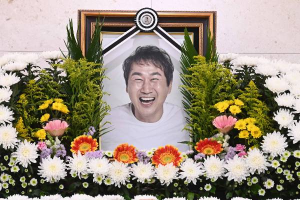 한국 축구계의 '별'인 유상철 전 인천 유나이티드 감독의 사망 4주기가 됐다. 사진은 2021년 6월7일 세상을 떠난 유상철 전 인천 유나이티드 감독 빈소에 세워진 영정사진. /사진=머니투데이