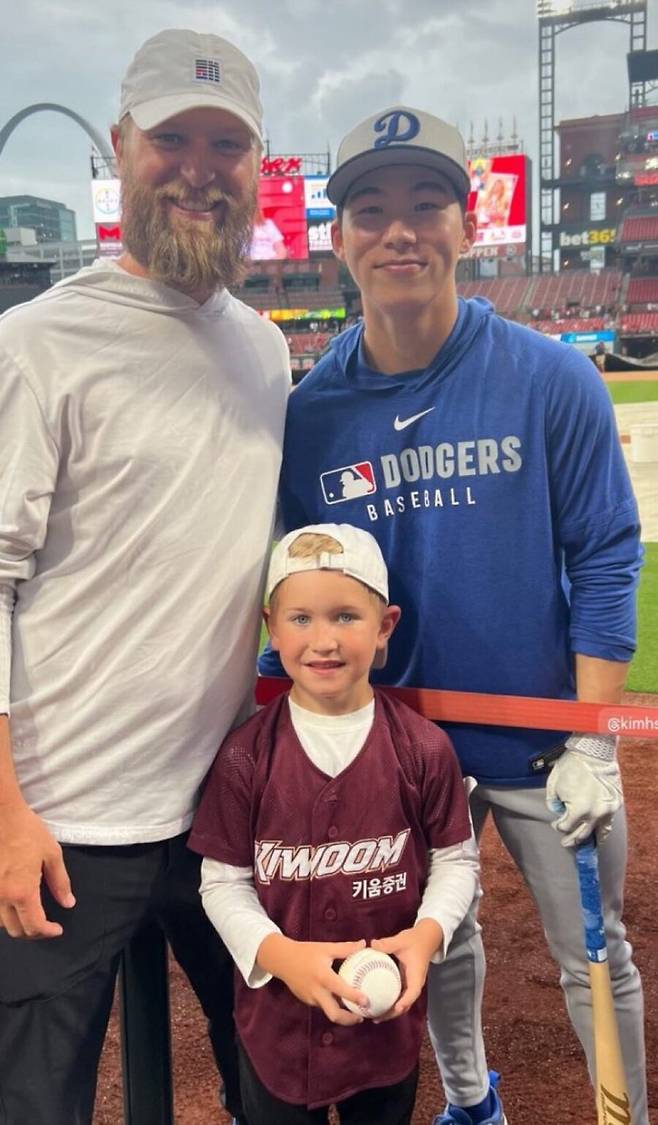 요키시(왼쪽)과 김혜성. /사진=케일라 요키시 SNS