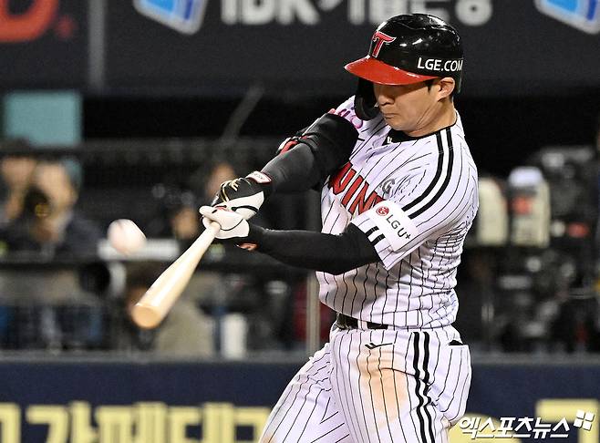 LG 트윈스 간판 유격수 오지환이 6일 서울 고척스카이돔에서 열린 2025 신한 SOL Bank KBO리그 키움 히어로즈와의 팀 간 7차전에서 7회초 대타로 출전, 2타수 무안타로 침묵했다. 사진 엑스포츠뉴스 DB