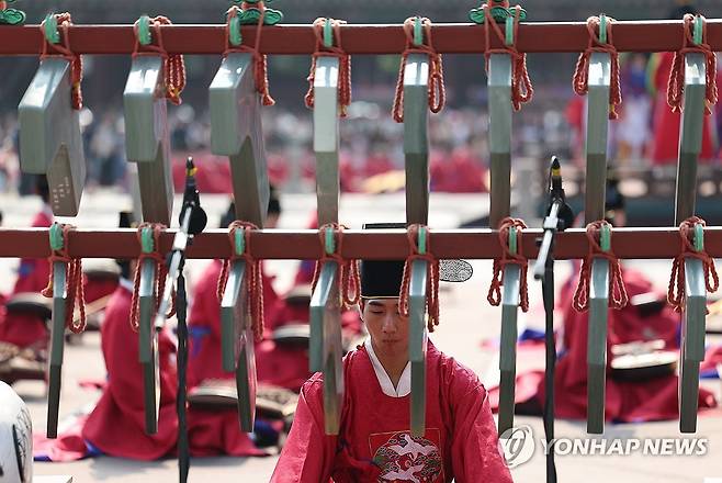 세종조 회례연 연 국립국악원 (서울=연합뉴스) 김성민 기자 = 국립국악원이 7일 서울 종로구 경복궁 근정전에서 제1회 국악의 날을 기념하는 '세종조 회례연'을 열고 있다. 2025.6.7 ksm7976@yna.co.kr