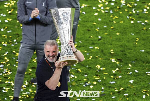 토트넘 홋스퍼 시절 엔제 포스테코글루 감독. 사진┃뉴시스/AP