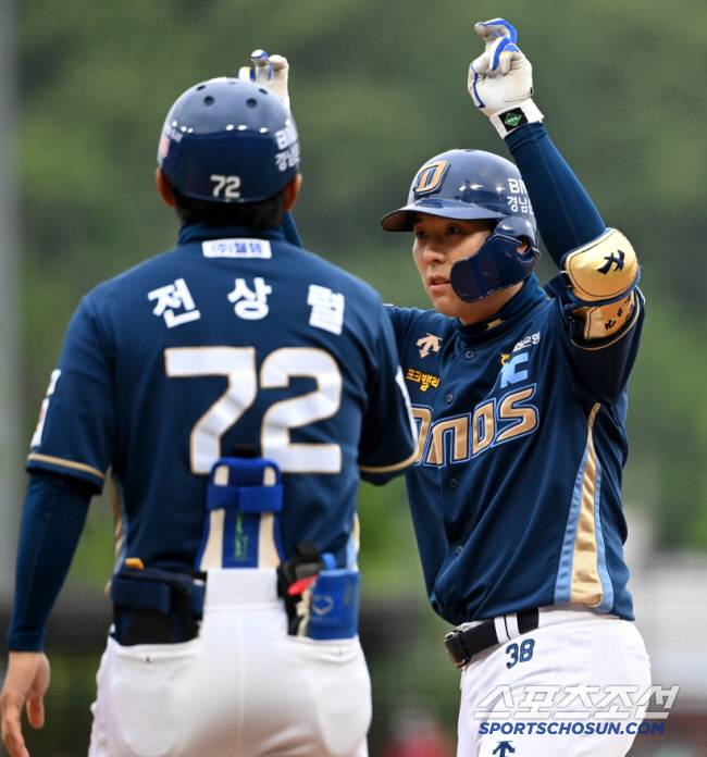 21일 광주KIA챔피언스필드에서 열린 NC와 KIA의 경기, 3회초 1사 1,2루 NC 김성욱이 안타를 치고 있다. 광주=허상욱 기자wook@sportschosun.com/2024.04.21/