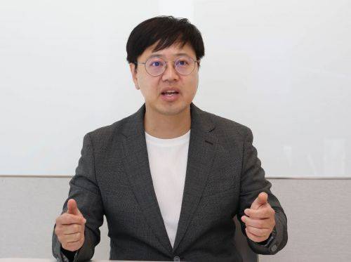 임한욱 토스페이먼츠 대표가 서울 강남구 테헤란로 사무실에서 아시아경제와 인터뷰 하고 있다. 조용준 기자