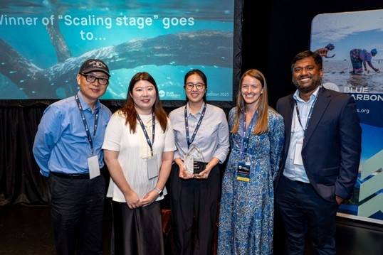 지난 9일 싱가포르에서 한국의 자연기반 기후기술 기업 파이토코퍼레이션이 국제 공모전 ‘블루 카본 플러스 챌린지’에서 ‘확장 단계’ 부분 최우수상을 수상했다.