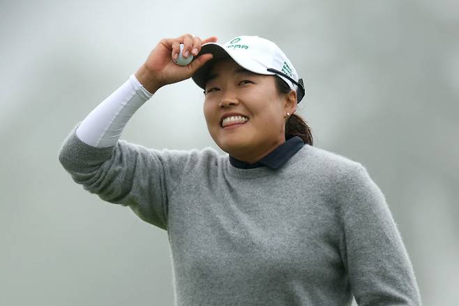 이일희가 9일(한국시간) 미국 뉴저지주에서 열린 LPGA 투어 숍라이트 클래식 최종일 18번홀 그린에 올라서며 환하게 웃고 있다. (사진=AFPBBNews)