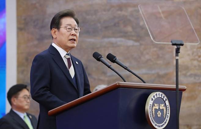 이재명 대통령이 4일 오전 서울 여의도 국회에서 제21대 대통령 취임사를 하고 있다. /뉴스1