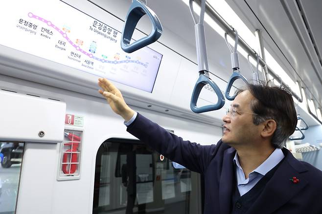 GTX-A에 탑승해 점검하는 이동환 고양시장. 고양시 제공