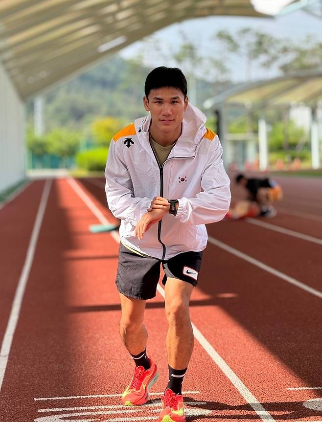 구미 아시아육상선수권대회 남자 1500m에서 값진 은메달을 따낸 이재웅이 아이치·나고야 아시안게임에서 금메달에 도전한다. 이재웅