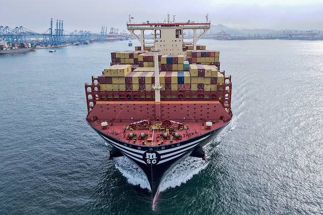 중국 칭다오 항구를 떠난 컨테이너선/AFPBBNews=뉴스1