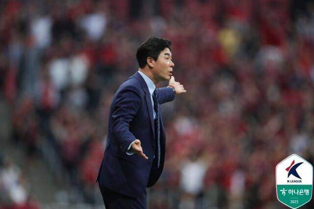 윤정환 감독./한국프로축구연맹