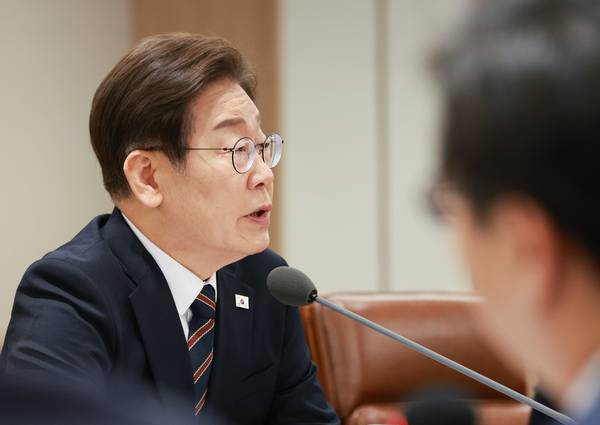 이재명 대통령이 9일 서울 용산 대통령실 청사에서 열린 비상경제점검 2차 태스크포스(TF)회의에서 발언하고 있다. 2025.6.9 /대통령실통신사진기자단