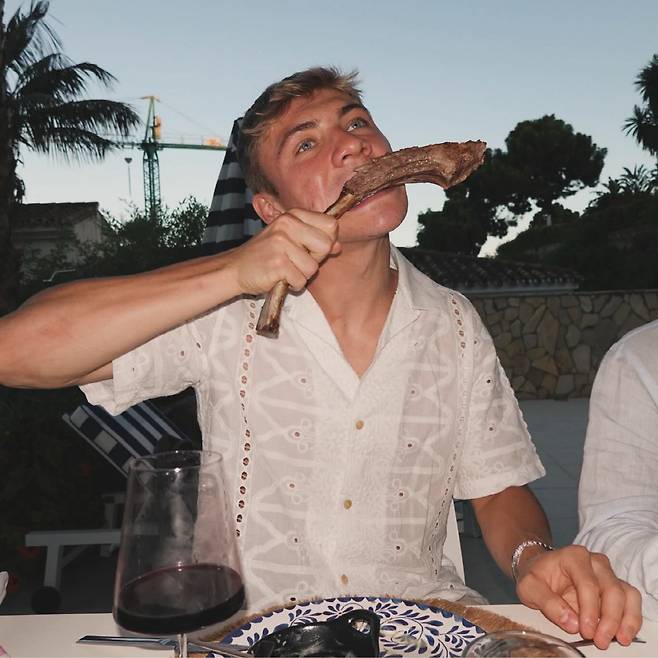 사진=호일룬 SNS 캡처