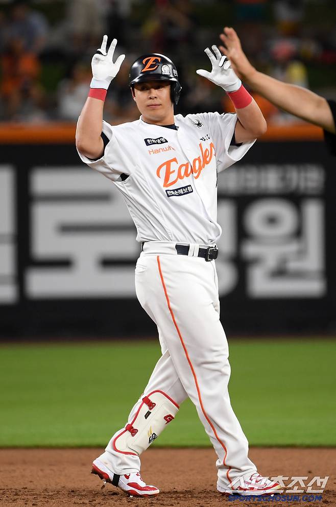 10일 대전 한화생명볼파크에서 열린 한화 이글스와 두산 베어스의 경기. 7회말 1사 1루 한화 노시환이 적시타를 날린 뒤 환호하고 있다. 대전=박재만 기자 pjm@sportschosun.com/2025.06.10/